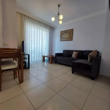 Hisaroenue 1 Apartman