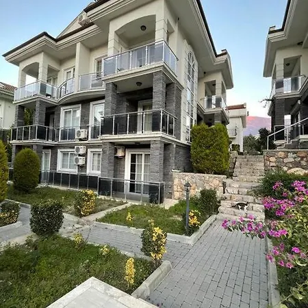 Hisaroenue 1 Apartman *